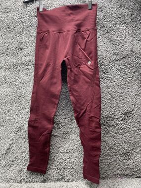 Zero Foxtrot Womens Large Burgundy Laser Cut HighRise BootyLift Leggings Contour